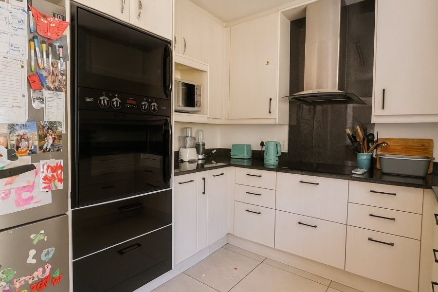 To Let 3 Bedroom Property for Rent in Higgovale Western Cape